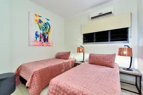 Luxury Darwin City Lights Jacuzzi Central Location Large House New Furnishings - Camera