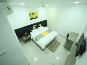 Cosy Room With Private Bath And Work Desk - Room