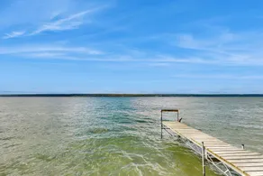 2BR Lakeside Home w/ Dock & Beach in Aurora! - Innenbereich