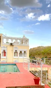 The DABS  Kumbhlgarh - Piscina