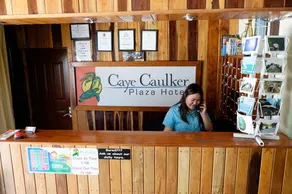Caye Caulker Plaza Hotel - Reception