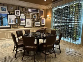 Warwick Melrose Hotel - Restaurant