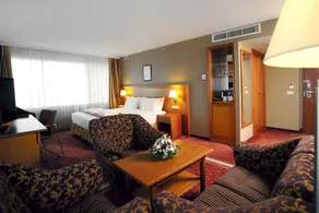 VILNIUS PARK PLAZA HOTEL & SPA, Restaurant, Panorama Bar, Conference & Banquet Center - Room