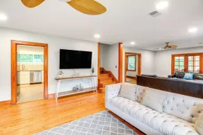 Charming Damascus Retreat w/ Deck & Creek Views! - Interiør