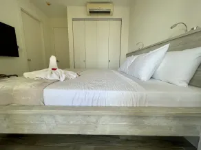 The Cove - Condo Hotel - Palm Beach Strip - Chambre