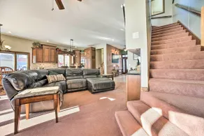 Linden Lakefront Hideaway w/ Dock & Private Beach! - Innvendig