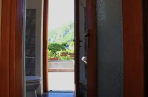 J HomeHolidays - Bathroom