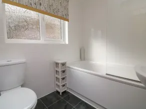 Chalet Log Cabin L3 - Bathroom
