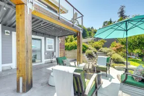 Bayfront Home w/ Private Beach in Poulsbo! - Interior