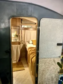 Urban Van Glamping Riga - Chambre