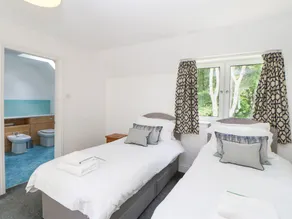 Bridgedown House - Room