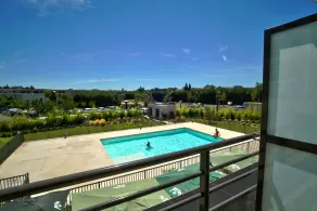 KOSY Appart'Hôtels - Campus Del Sol Esplanade - Pool