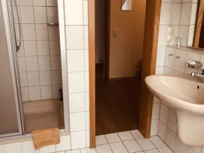 Landgasthof "Zum Schwarzen Roß" - Badezimmer