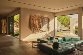 Minos Beach Art Hotel, a Member of Design Hotels - Sitzecke in der Lobby