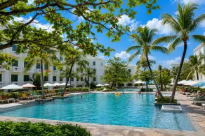 Cosi Beach Hotel Phu Quoc - Seaside Serenity Awaits - Piscina