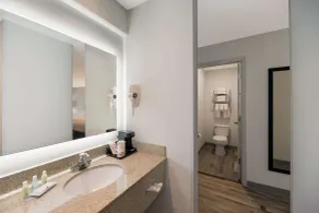 Quality Inn & Suites Artesia - Salle de bain