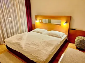 WHIRLPOOL-SUITE AMADEUS - Weitblick - Golf & Wellness - direkter Bademantelgang - ADULTS ONLY - Zimmer