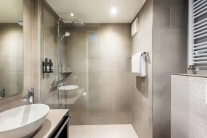 Premier Inn Wolfsburg City Centre - Bathroom
