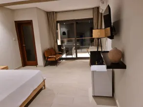 B1 Serenity Terraces, Beach Hotel- Kokrobite - Room