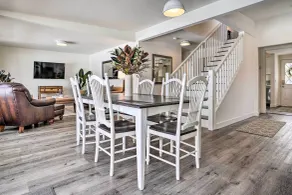 Cozy Plymouth Cottage w/ Medicine Lake View! - Innvendig