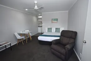 BKs Palm Court Motor Lodge - Habitación