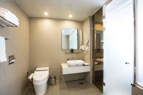 Dong Gyeong Hotel - Bathroom