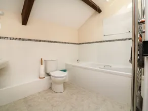 Red Deer Cottage - Bathroom