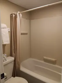 Victorian Inn - Bathroom