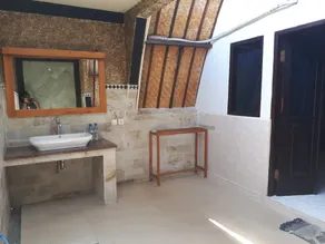 Sandy Beach Bungalows - Bathroom
