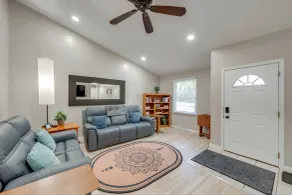 1 Mi to Beach: Dog-friendly Condo in Lake Mills! - Interiør