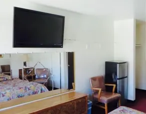 Eagle Rock Motel - Room