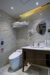 Sun Moon Lake Hotel Dalian大连火车站店 - Bathroom