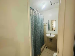 Spacious Central Davao City Getaway - Spacious Apartment with Shared Pool - Badezimmer