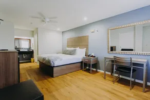 Scottish Inn & Suites - Kemah Boardwalk - Chambre