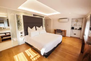 Château de Roquefoulet Luxury Guesthouse & Spa - Room