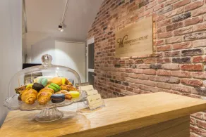 Venetian House Market Square Aparthotel - Reception