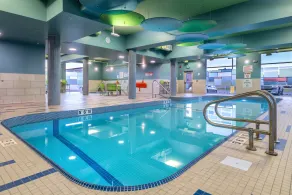 Holiday Inn Express & Suites - Brandon by IHG - Piscina