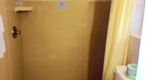 Cadillac Motel - Bathroom