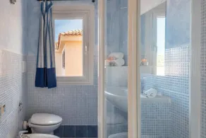 Perfectly positioned Baia de Bahas Residence one Bedroom sleeps 4- num0884 - Badrum