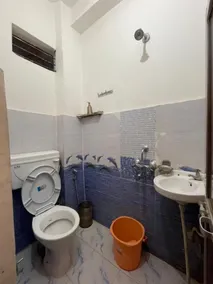 Madsquad Hostel Dorms & Rooms - Bathroom