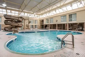 Clarion Hotel & Suites - Pool