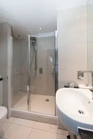 No11 Boutique Hotel & Brasserie - Bathroom