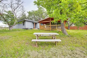 Deck, Hot Tub & Lake View: Brownwood Home! - Innenbereich