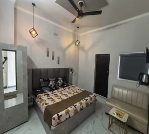 Nirvana Inn , near ram mandir - Room