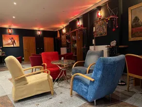 Gallery Hotel SIS - Coin salon dans le hall