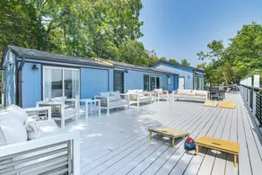 Lake View & Game Room on 3 1/2 Acres, Near Marina - Interiør