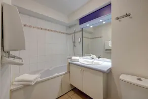Comfort Aparthotel Divonne L'Orée du Parc - Badeværelse
