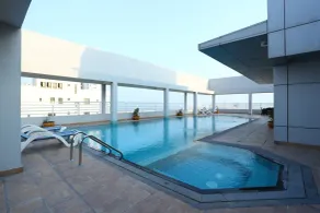OYO 104 Q House 3 Apartments - Pool