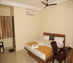 Santhosh Inn - Room