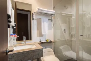 Best Western Plus Santa Marta Hotel - Bathroom